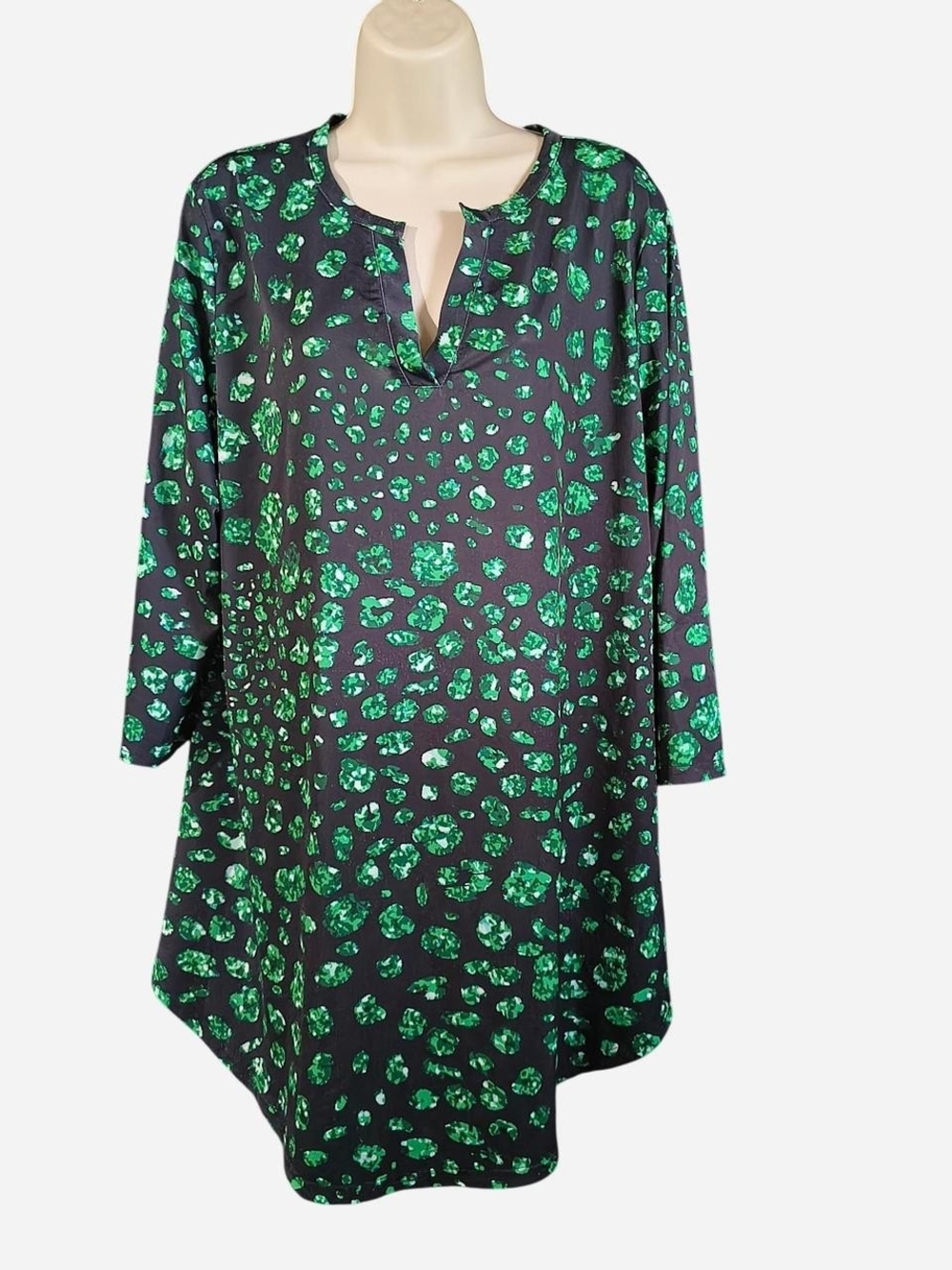 Women's Green Print Split-Neck Tunic Top
